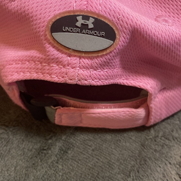 Perfect pink hat! - Picture 3 of 4